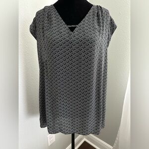 Banana republic size large V-neck top